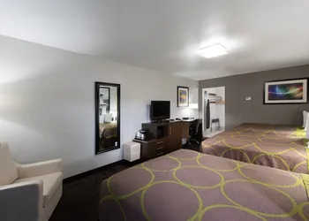 Super 8 by Wyndham Eureka hotel thumbnail 8