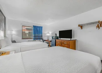 Super 8 by Wyndham Arcata hotel thumbnail 5