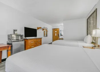 Super 8 by Wyndham Arcata hotel thumbnail 6