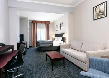 Wingate Athens hotel thumbnail 6