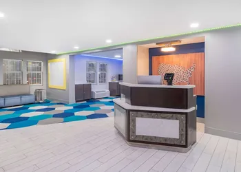 Microtel Inn by Wyndham Athens hotel thumbnail 3