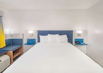 Microtel Inn by Wyndham Athens hotel thumbnail 6