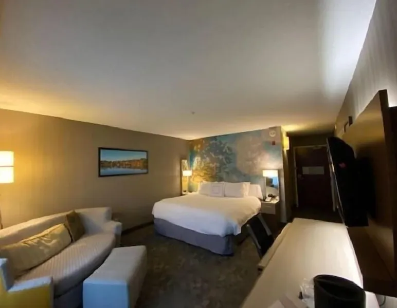 Courtyard by Marriott Concord hotel detail image 6
