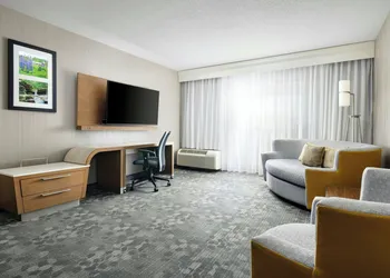 Courtyard by Marriott Concord hotel thumbnail 8