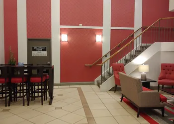 Best Western Plus Burlington Inn & Suites hotel thumbnail 3