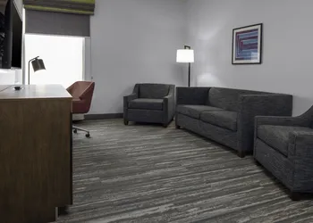 Hampton Inn by Hilton Concord/Bow hotel thumbnail 4