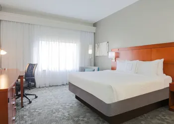 Courtyard by Marriott Monroe Airport hotel thumbnail 5