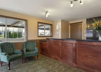 Travelodge by Wyndham Salmon Arm hotel thumbnail 2