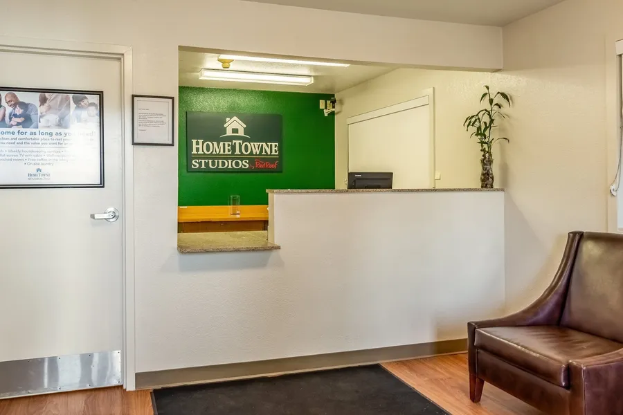 HomeTowne Studios By Red Roof Eugene - Springfield hotel detail image 2