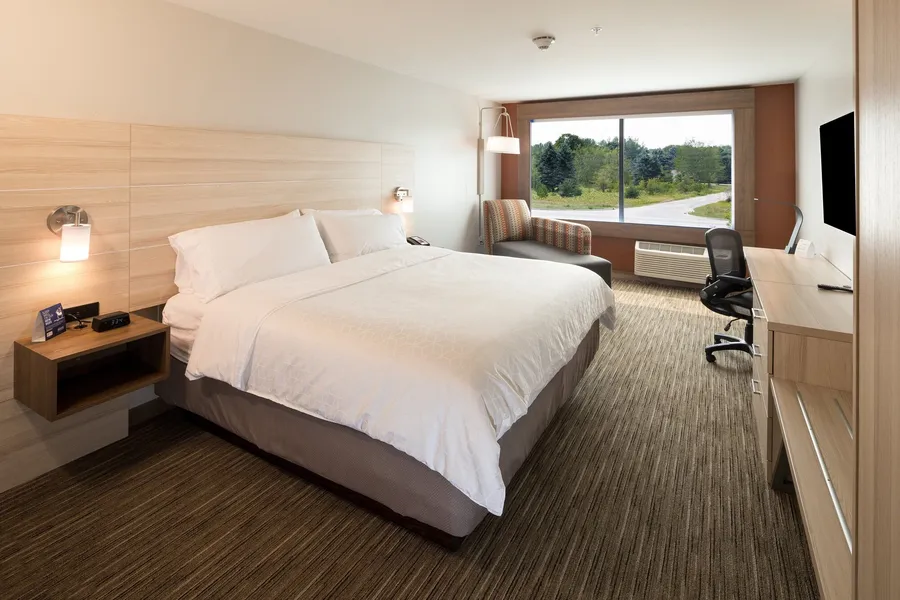 Holiday Inn Express Hotel & Suites Bay City by IHG hotel detail image 6