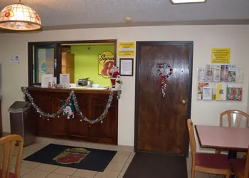 Super 8 by Wyndham Saginaw hotel thumbnail 3