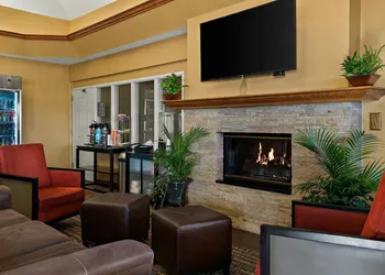 Comfort Suites Saginaw North hotel thumbnail 3