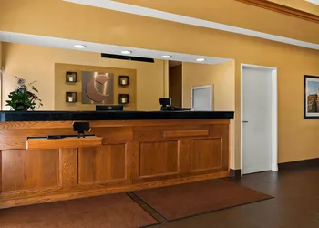 Comfort Suites Saginaw North hotel thumbnail 4
