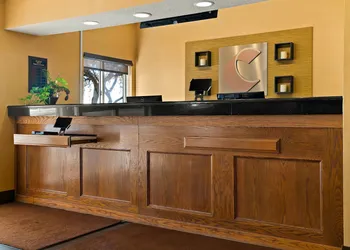 Comfort Suites Saginaw North hotel thumbnail 5