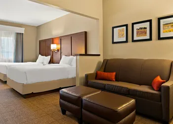 Comfort Suites Saginaw North hotel thumbnail 6