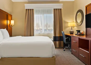 Comfort Suites Saginaw North hotel thumbnail 8