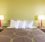 Super 8 by Wyndham Kingman hotel detail image 5