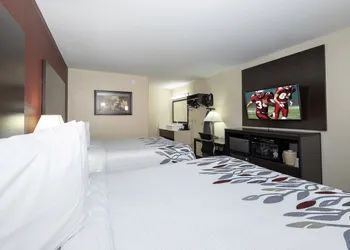 Red Roof Inn Freehold hotel thumbnail 4