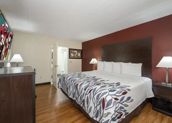 Red Roof Inn Freehold hotel thumbnail 5