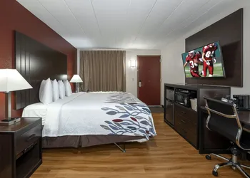 Red Roof Inn Freehold hotel thumbnail 8