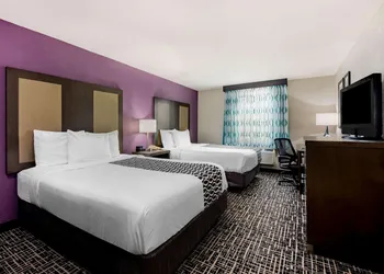 La Quinta Inn by Wyndham West Long Branch/NJ Shore Area hotel thumbnail 4