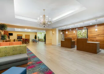 La Quinta Inn & Suites by Wyndham Broussard - Lafayette Area hotel thumbnail 3
