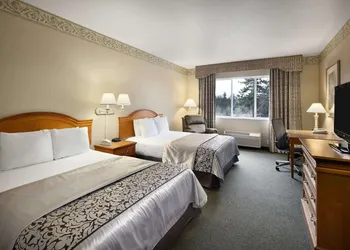Ramada by Wyndham Olympia hotel thumbnail 5