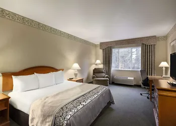 Ramada by Wyndham Olympia hotel thumbnail 6