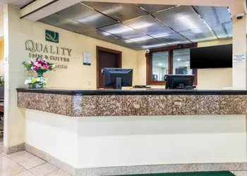 Quality Inn & Suites Lacey Olympia hotel thumbnail 2