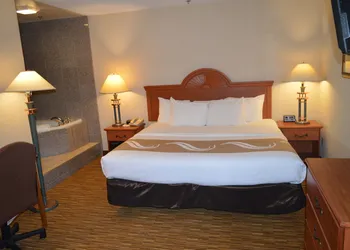 Quality Inn & Suites Lacey Olympia hotel thumbnail 6