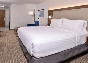 Holiday Inn Express & Suites Lacey – Olympia by IHG hotel thumbnail 6