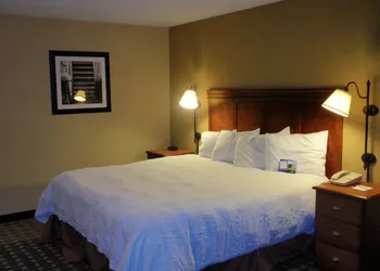 Baymont by Wyndham Lewisville hotel thumbnail 4