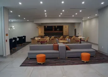 La Quinta Inn & Suites by Wyndham Lewisville hotel thumbnail 2