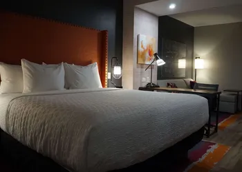 La Quinta Inn & Suites by Wyndham Lewisville hotel thumbnail 6