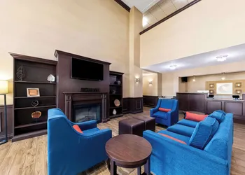 Comfort Inn & Suites Near Lake Lewisville hotel thumbnail 2