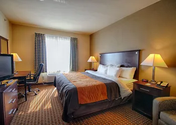 Comfort Inn & Suites Near Lake Lewisville hotel thumbnail 7