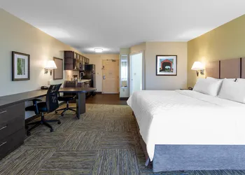 Candlewood Suites Kalamazoo Se by IHG hotel thumbnail 6
