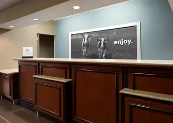 Hampton Inn Battle Creek hotel thumbnail 2