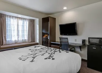 Sleep Inn & Suites Kalamazoo Southwest hotel thumbnail 6