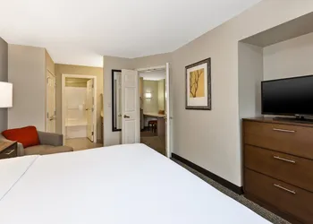 Staybridge Suites Kalamazoo by IHG hotel thumbnail 8