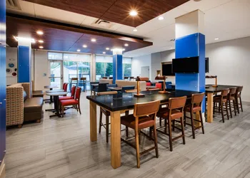 Holiday Inn Express Hotel & Suites Boston-Marlboro by IHG hotel thumbnail 2