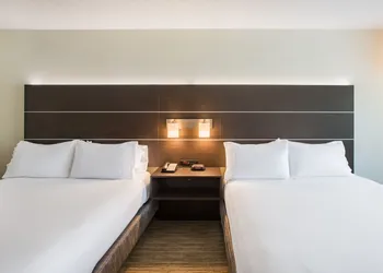 Holiday Inn Express Hotel & Suites Boston-Marlboro by IHG hotel thumbnail 5