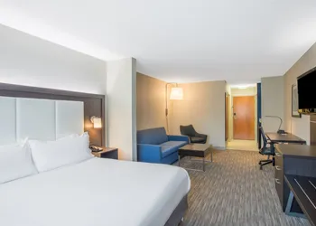 Holiday Inn Express Hotel & Suites Boston-Marlboro by IHG hotel thumbnail 7