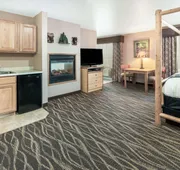 La Quinta Inn & Suites by Wyndham Belgrade - Bozeman Airport hotel detail image 4