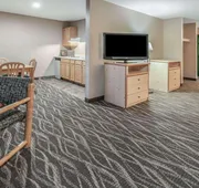 La Quinta Inn & Suites by Wyndham Belgrade - Bozeman Airport hotel detail image 5