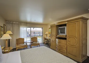 Days Inn by Wyndham Modesto hotel thumbnail 4