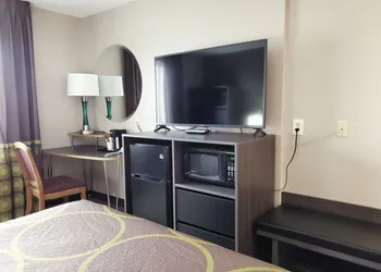 Super 8 by Wyndham Belgrade/Bozeman Airport hotel thumbnail 8