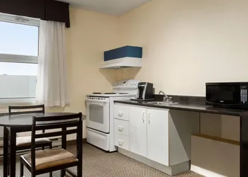Days Inn by Wyndham Trois-Rivieres hotel thumbnail 3