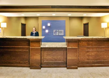 Holiday Inn Express Hotel & Suites Dubuque by IHG hotel thumbnail 2