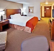 Holiday Inn Express Hotel & Suites Dubuque by IHG hotel detail image 5